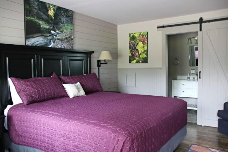 Plum Point Lodge Himrod Екстер'єр фото